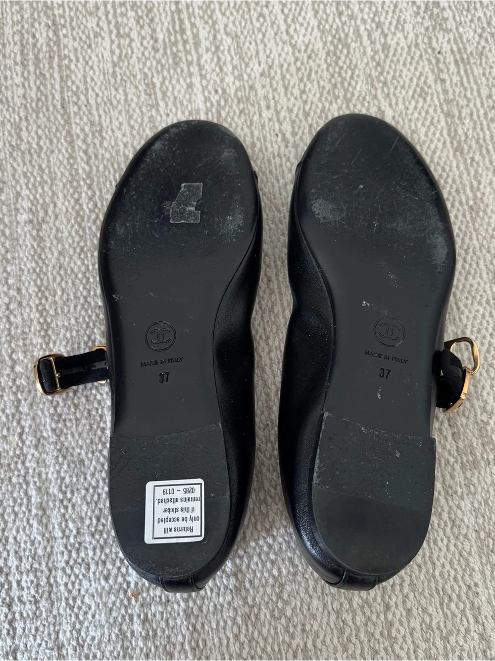 Chanel Leather Mary Jane Flats in Great condition - Picture 2 of 4